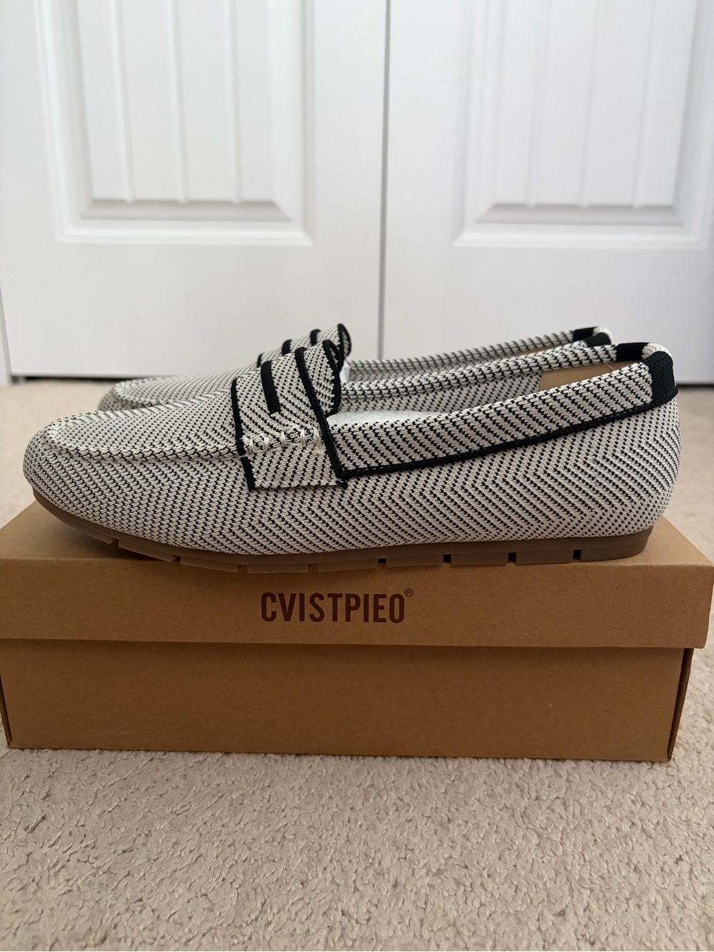 CVISTPIEO NIB Women's Black White Loafers Size 10 Cushioned Comfort Round Toe - Picture 3 of 11